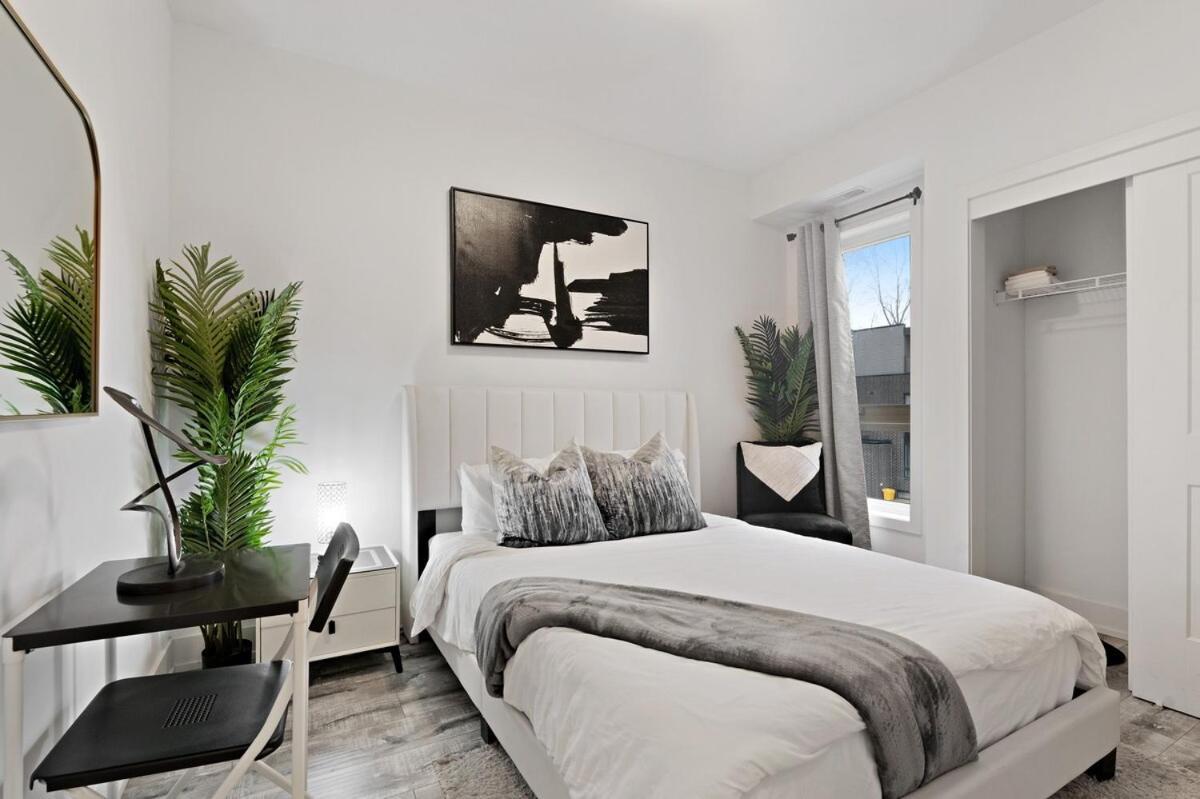 New Stylish 2br With Sofa Bed, 7 Mins To And Sleeps 6 Apartment