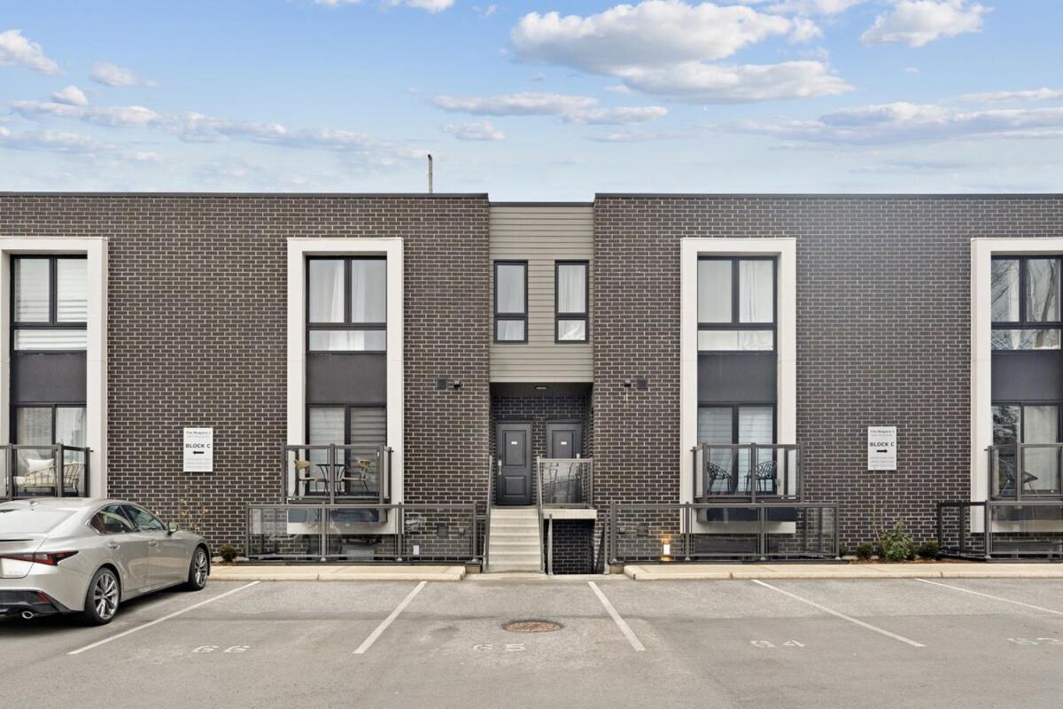 New Stylish 2br With Sofa Bed, 7 Mins To And Sleeps 6 *