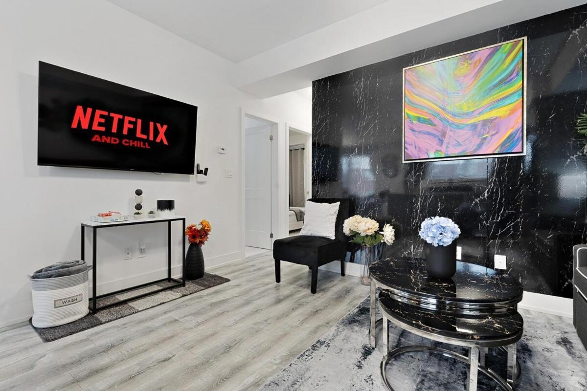 Apartment New Stylish 2br With Sofa Bed, 7 Mins To And Sleeps 6